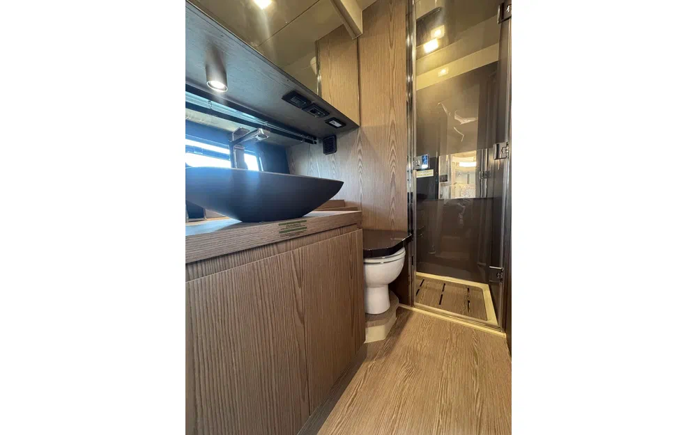 slider 12 Invictus 460 TT