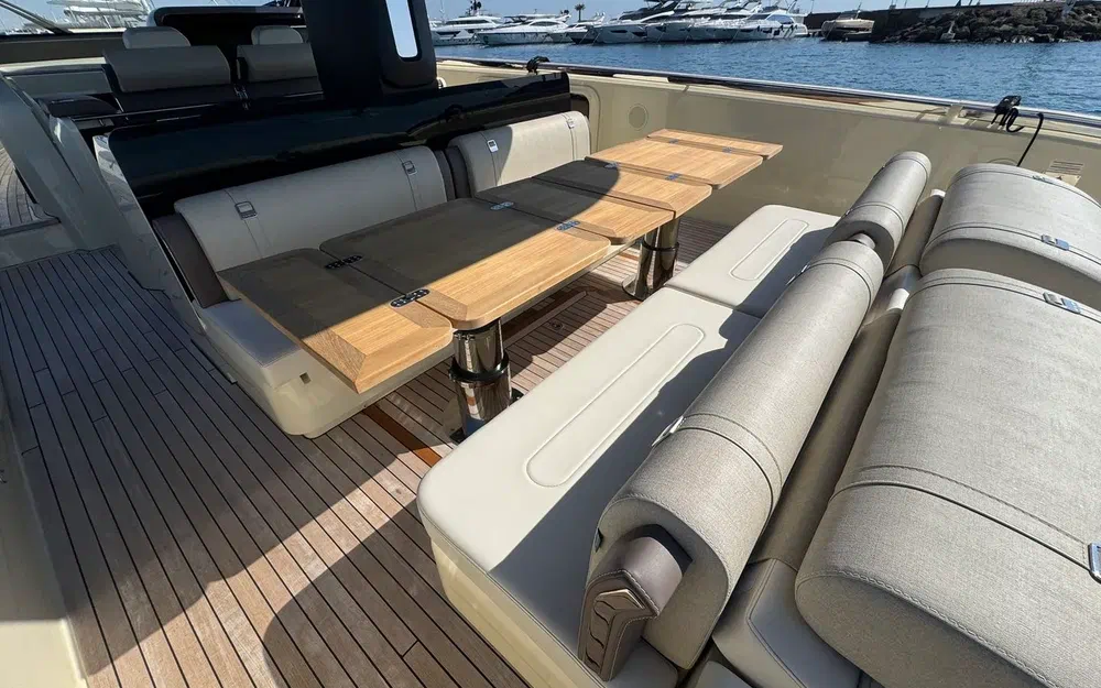 slider 6 Invictus 460 TT