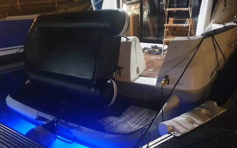 slider 9 Beneteau Antares 36