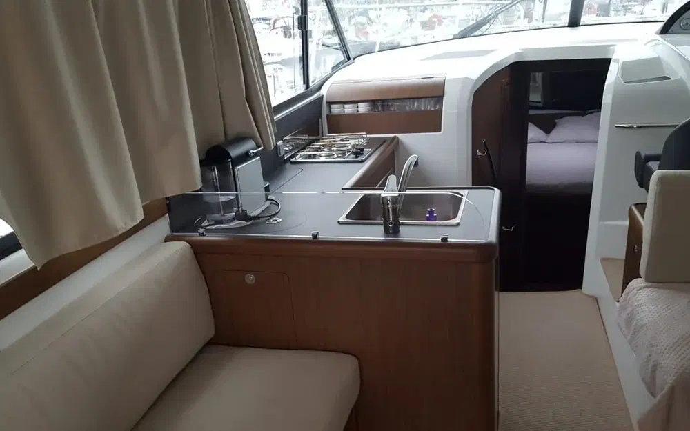 slider 5 Beneteau Antares 36 Millenium
