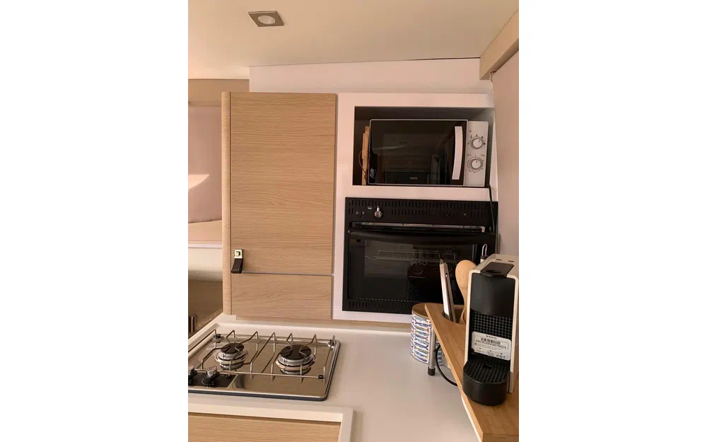 slider 3 Indigo Yacht Aventura 37