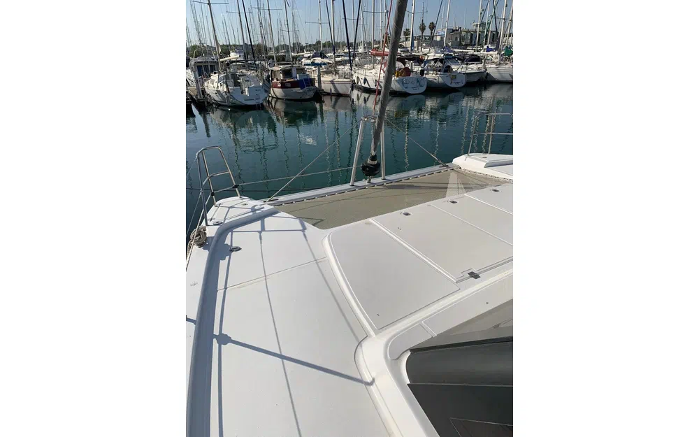 slider 19 Indigo Yacht Aventura 37