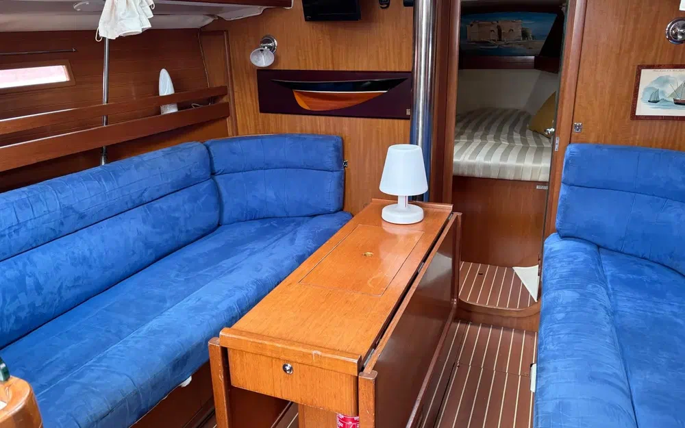 slider 1 Dufour 34 Performance