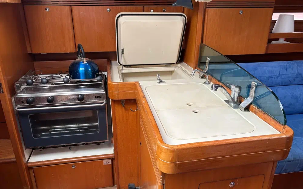 slider 7 Dufour 34 Performance