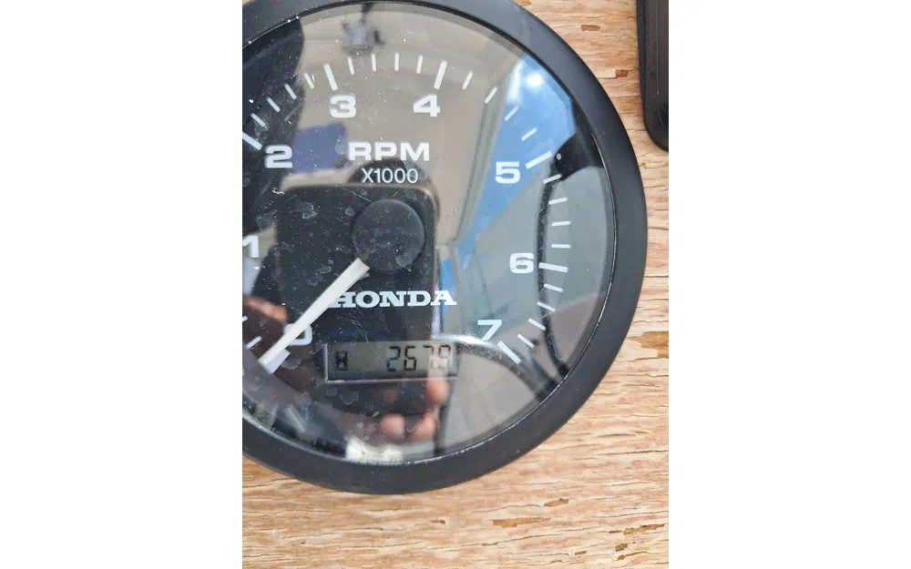 slider 15 Jeanneau Merry Fisher 585