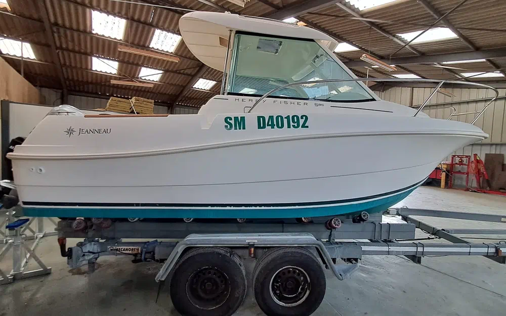 slider 7 Jeanneau Merry Fisher 585