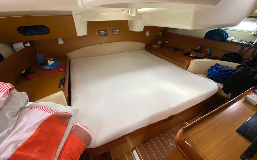 slider 13 Jeanneau Sun Odyssey 42 DS