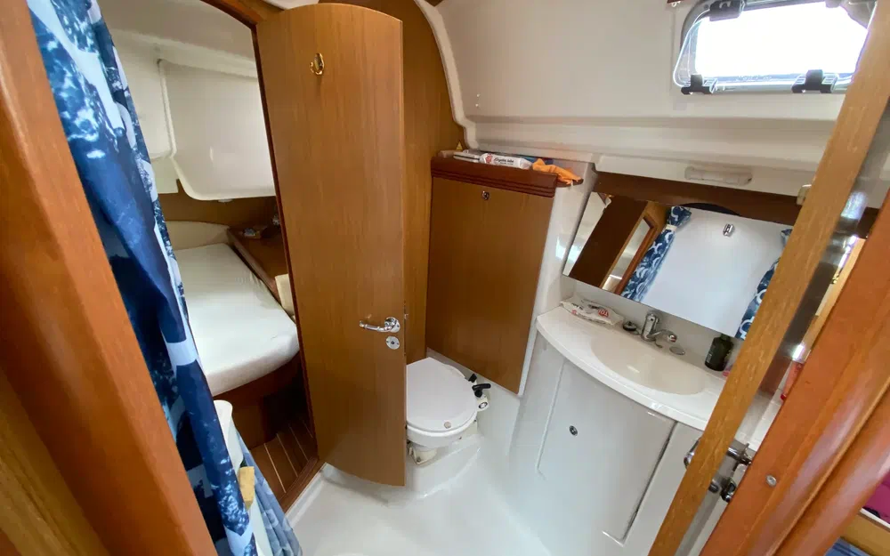 slider 15 Jeanneau Sun Odyssey 42 DS