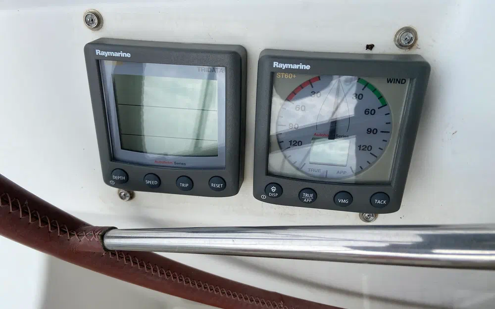 slider 24 Jeanneau Sun Odyssey 42 DS