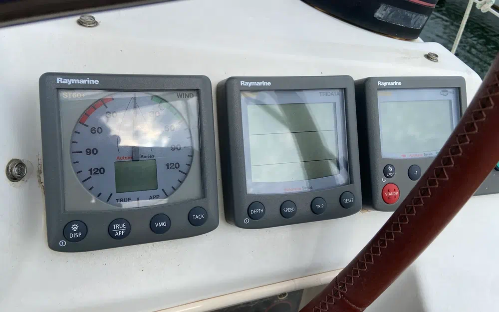 slider 26 Jeanneau Sun Odyssey 42 DS