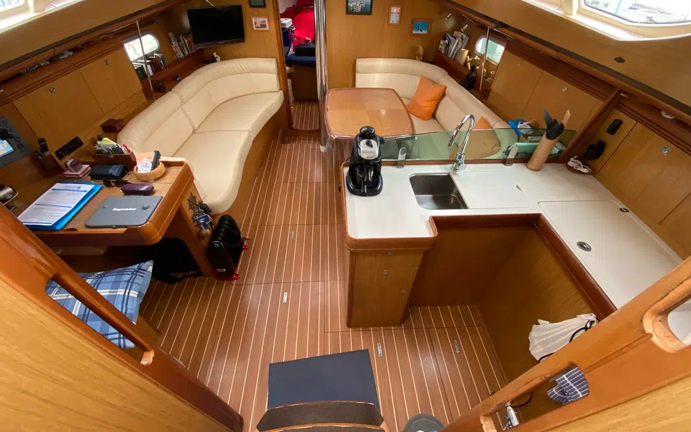 slider 2 Jeanneau Sun Odyssey 42 DS