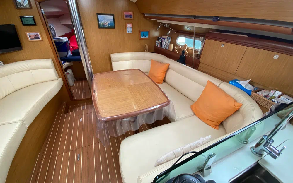 slider 3 Jeanneau Sun Odyssey 42 DS