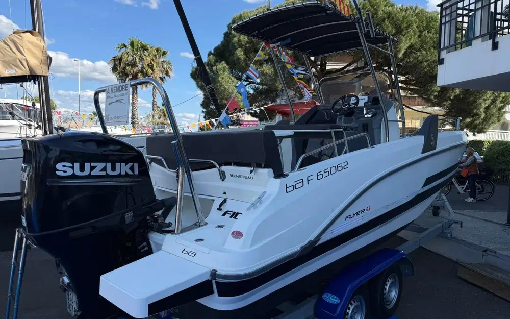 slider 1 Beneteau Flyer 6.6 spacedeck