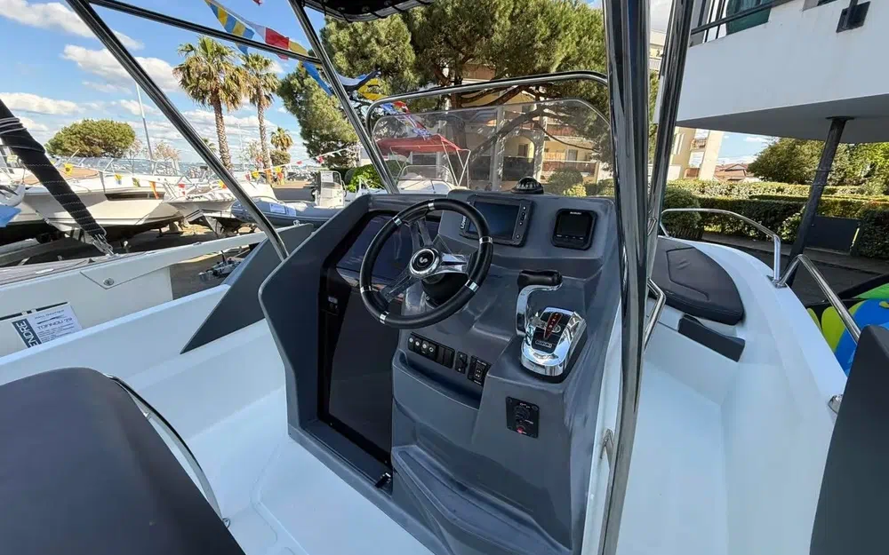 slider 3 Beneteau Flyer 6.6 spacedeck