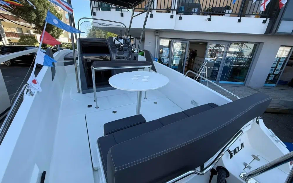 slider 4 Beneteau Flyer 6.6 spacedeck