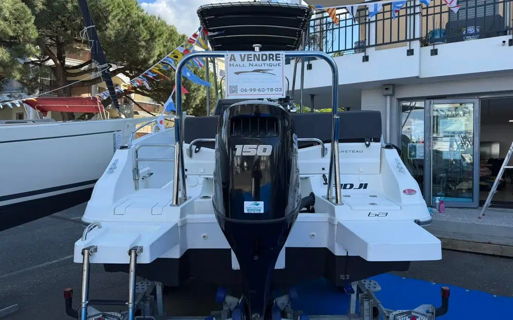 slider 5 Beneteau Flyer 6.6 spacedeck