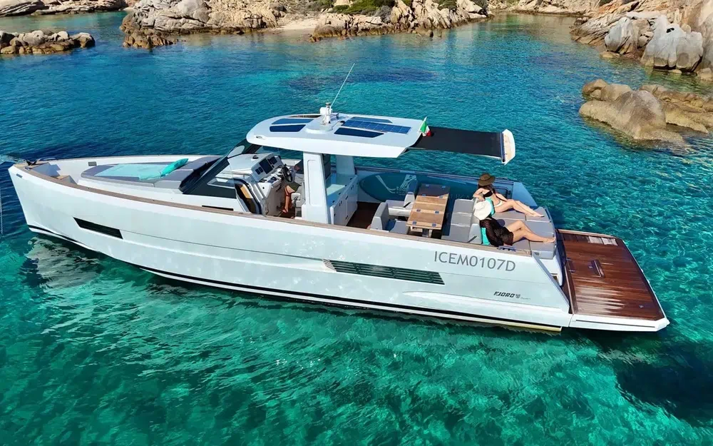 slider 2 Fjord 42 Open