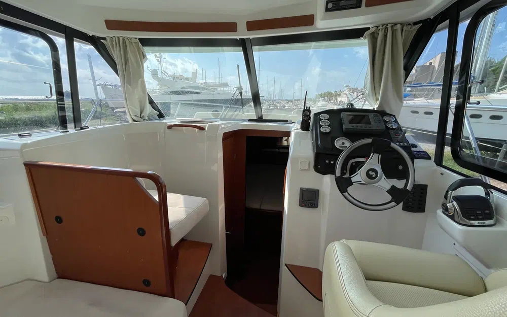 slider 7 Beneteau Antares 30 Fly