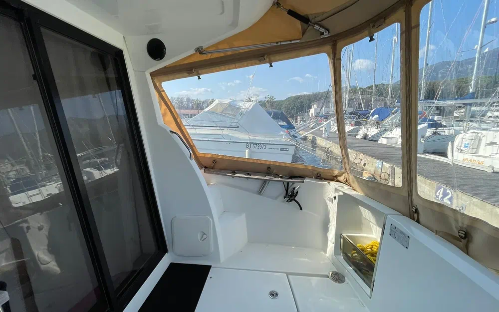 slider 2 Beneteau Antares 30 Fly
