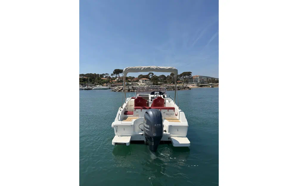 slider 6 Pacific Craft 650 SC