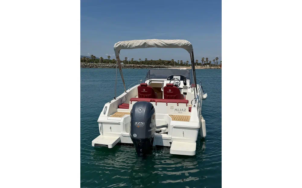 slider 3 Pacific Craft 650 SC