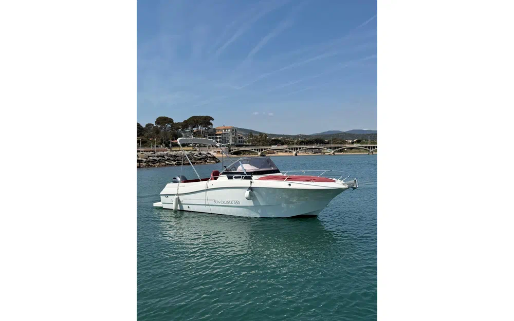 slider 4 Pacific Craft 650 SC