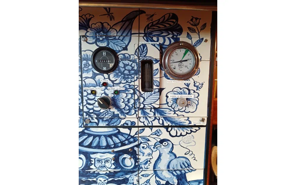 slider 23 Amel Santorin