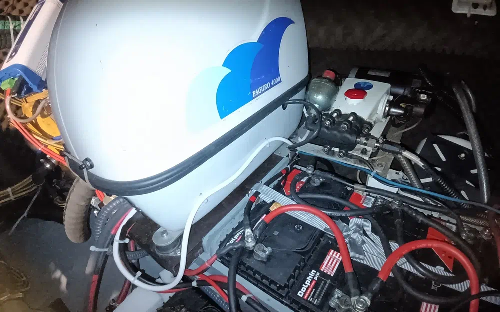 slider 25 Amel Santorin