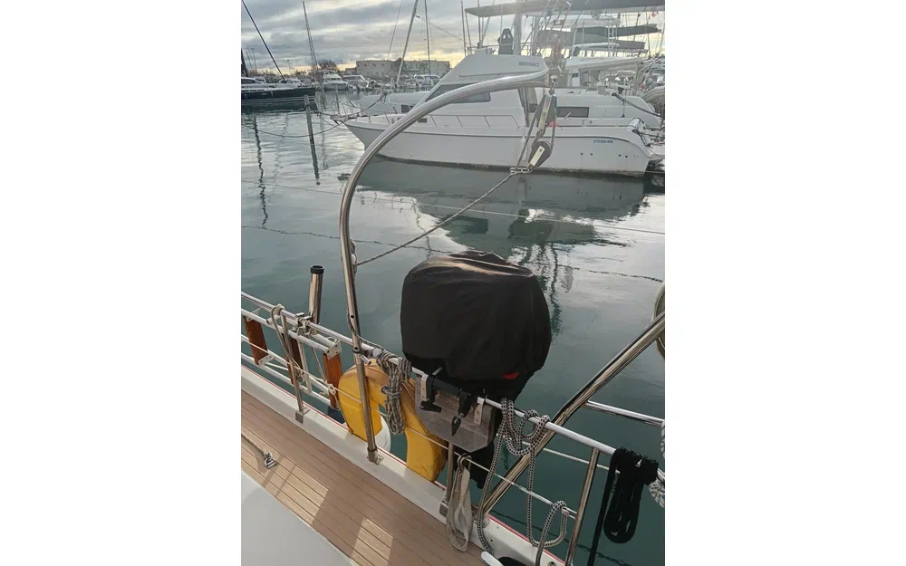 slider 27 Amel Santorin