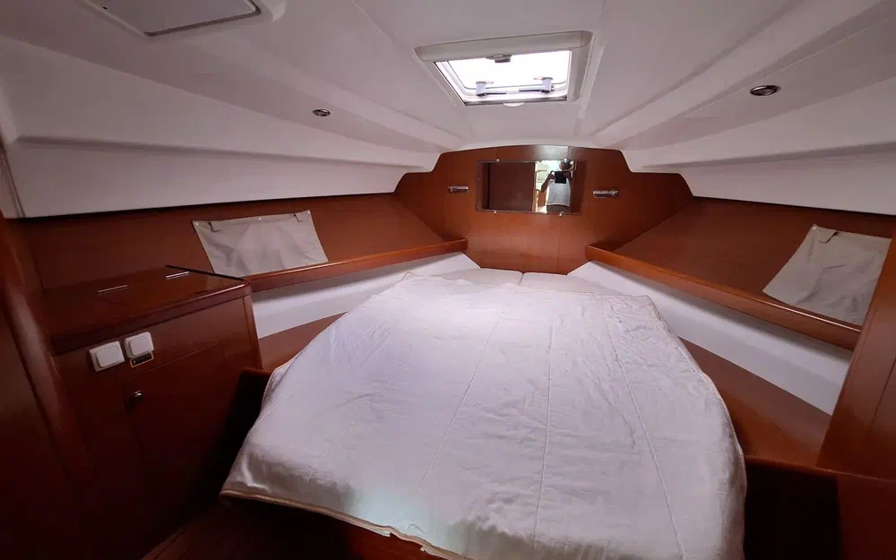 slider 9 Beneteau Antares 30 Fly