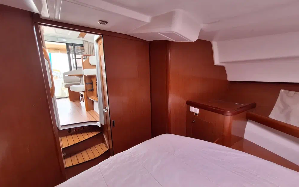 slider 10 Beneteau Antares 30 Fly