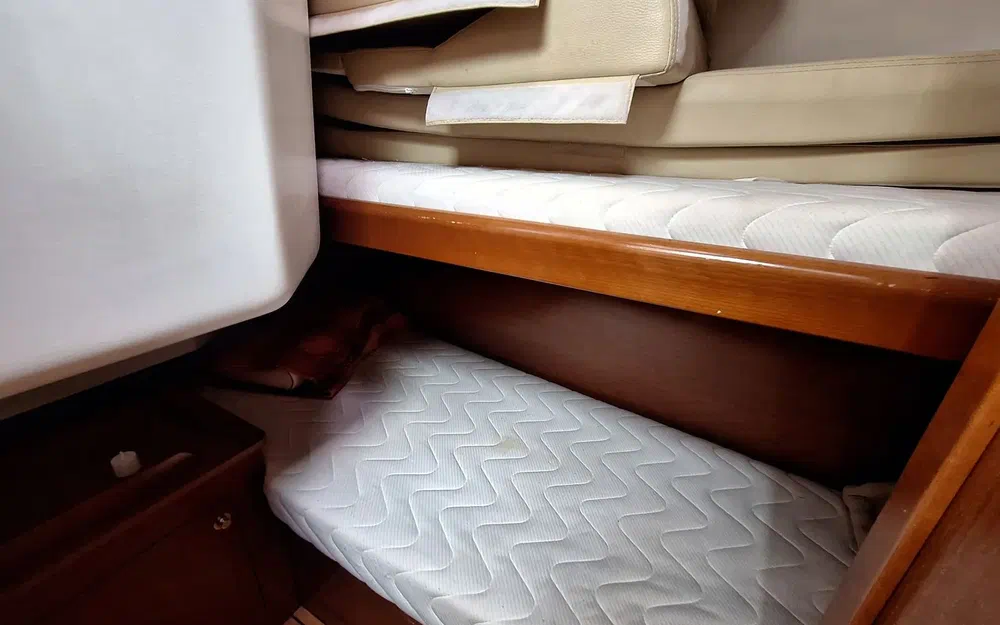 slider 12 Beneteau Antares 30 Fly