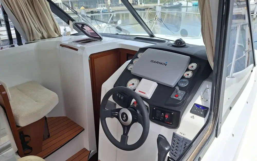 slider 15 Beneteau Antares 30 Fly