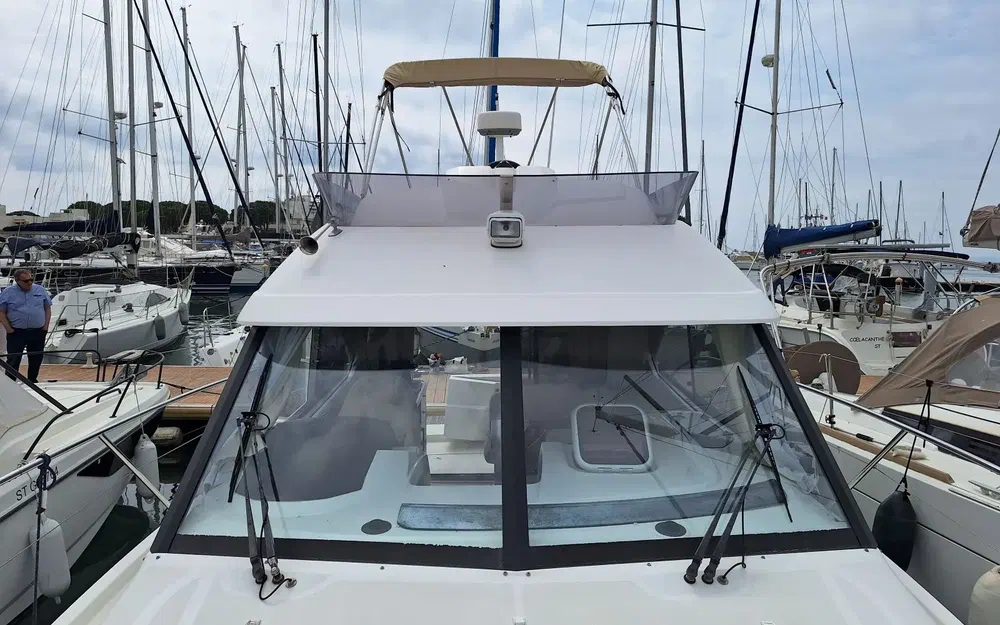 slider 18 Beneteau Antares 30 Fly