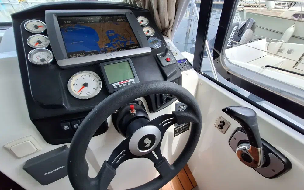 slider 7 Beneteau Antares 30 Fly