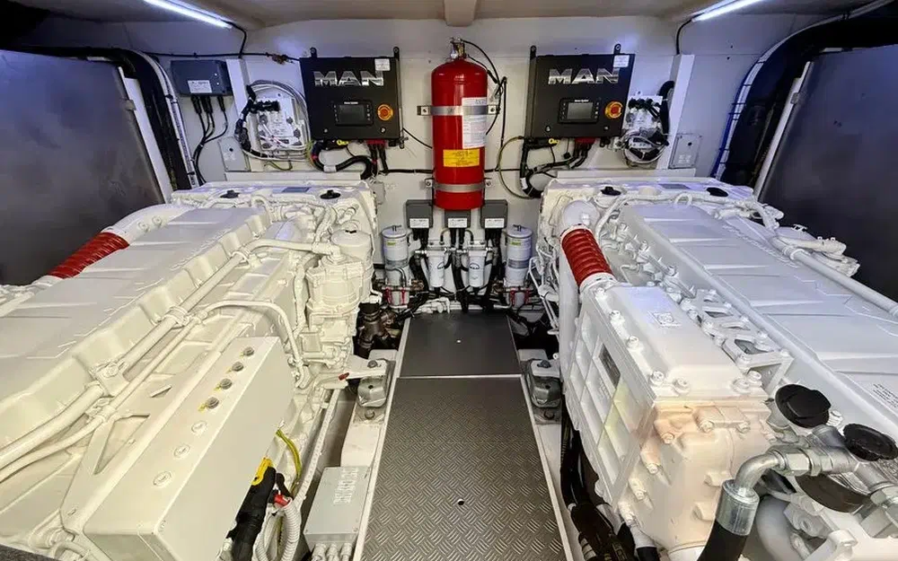 slider 23 Ferretti 550