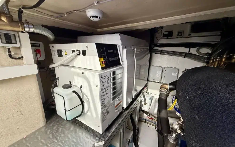 slider 25 Ferretti 550