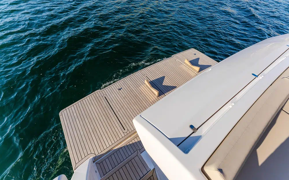 slider 4 Ferretti 550