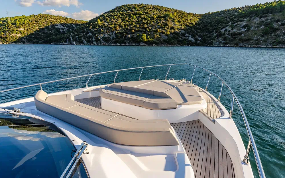 slider 7 Ferretti 550