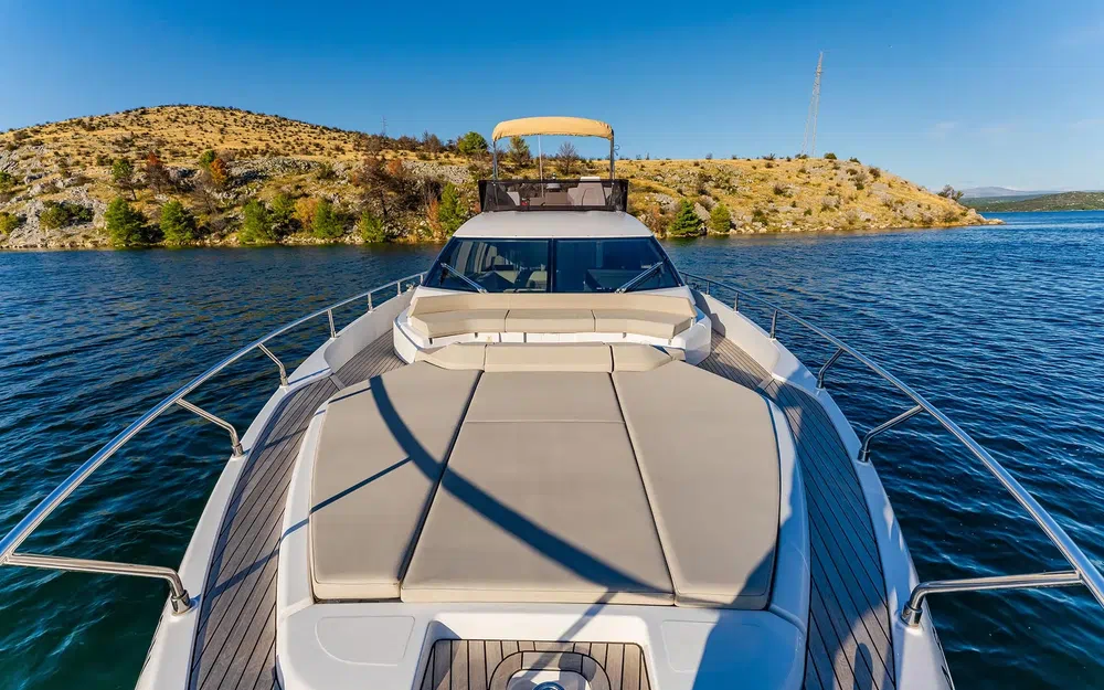 slider 8 Ferretti 550