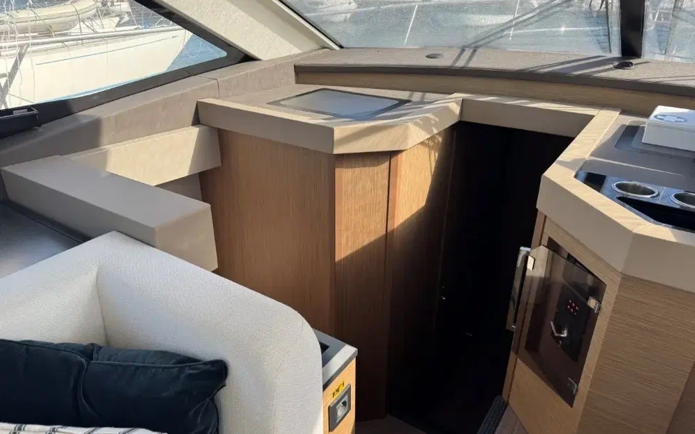 slider 10 Beneteau Monte Carlo 52