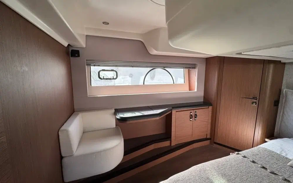 slider 15 Beneteau Monte Carlo 52