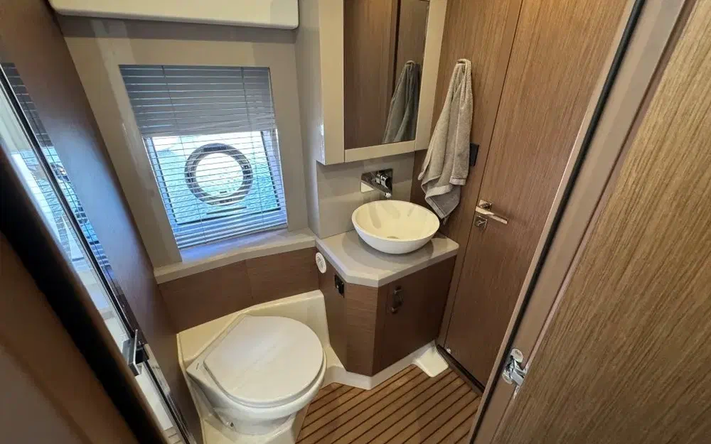 slider 17 Beneteau Monte Carlo 52