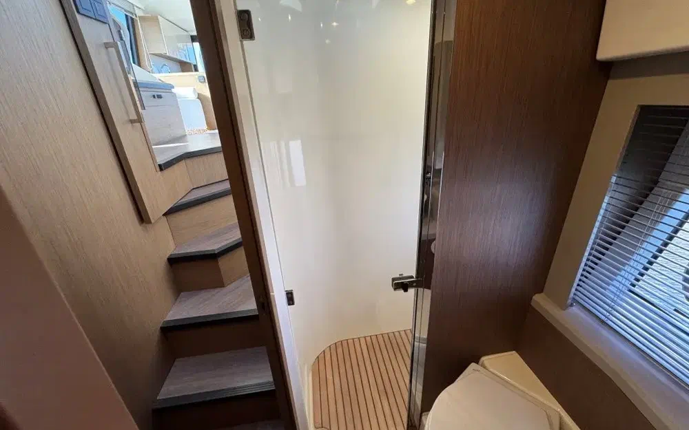 slider 18 Beneteau Monte Carlo 52