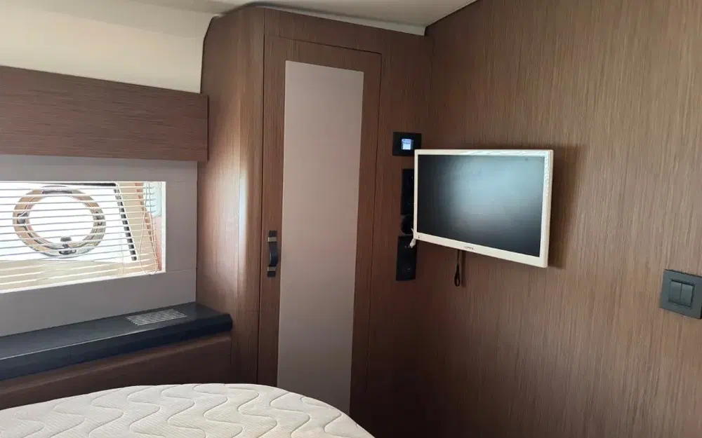 slider 20 Beneteau Monte Carlo 52