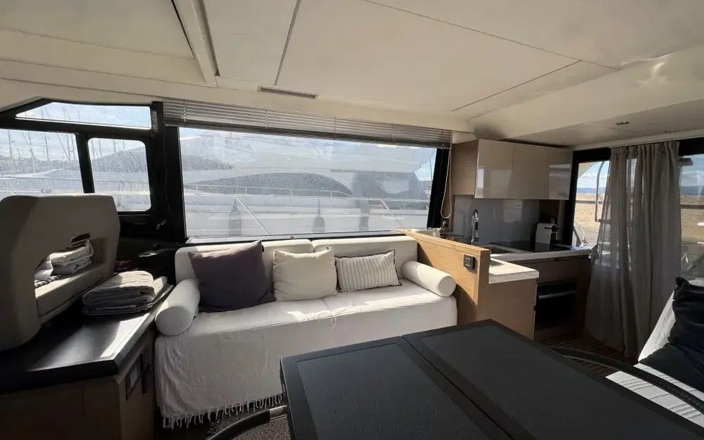 slider 24 Beneteau Monte Carlo 52