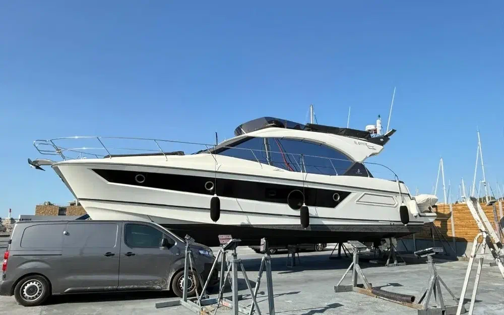 slider 33 Beneteau Monte Carlo 52