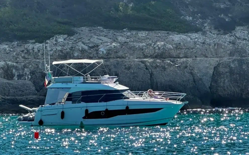 slider 37 Beneteau Monte Carlo 52