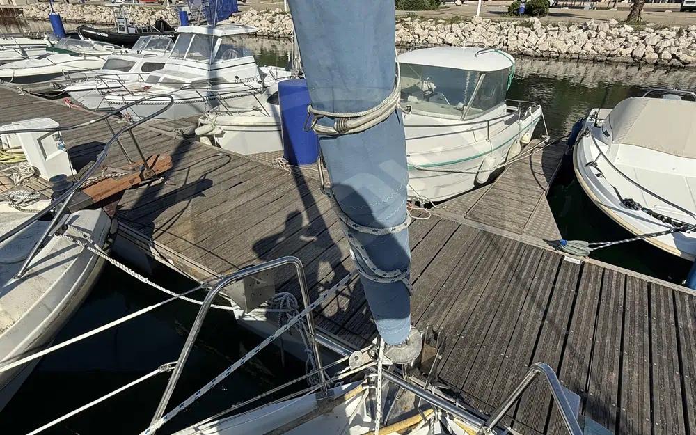 slider 11 Kirie Fifty 27