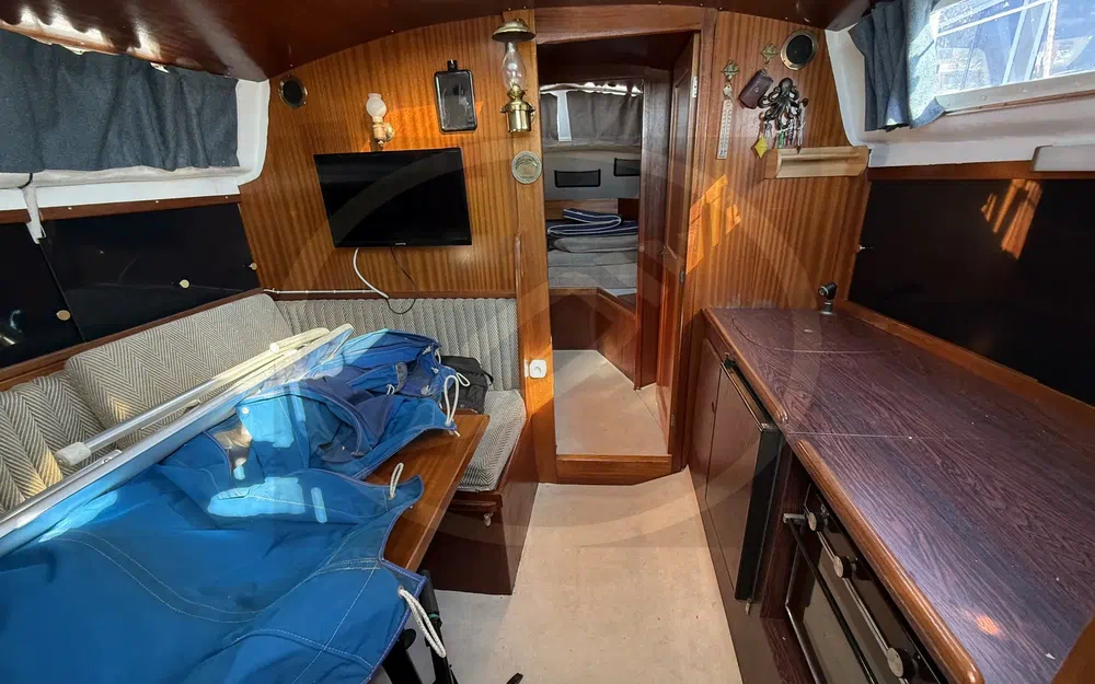 slider 13 Kirie Fifty 27